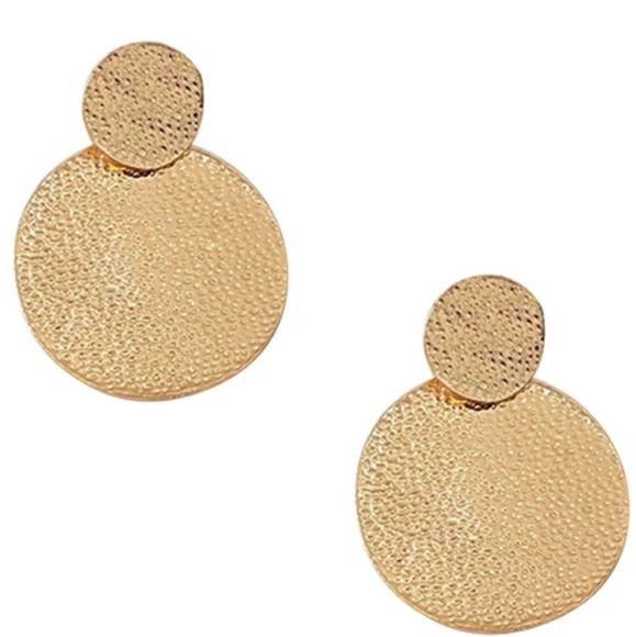 HAMMERED GOLD STACKED RELIC DISC CHARM TEXTURED DROP EARRINGS - Picture 3 of 5